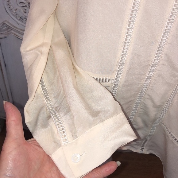 Club Monaco 100% Silk Cut Out Lace Trimmed Long Sleeve Pullover Blouse Size M - Picture 3 of 12